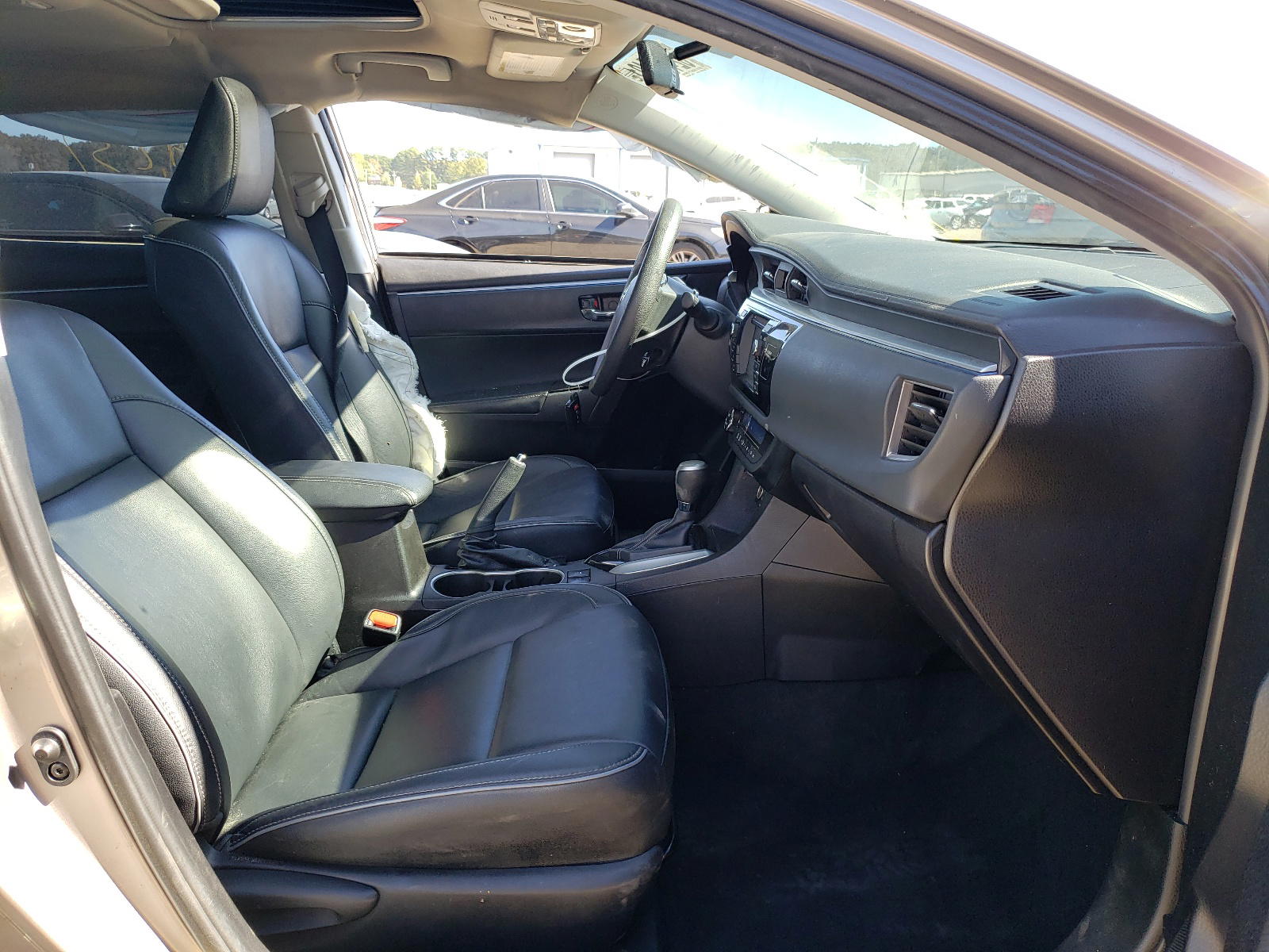 Photo 5 from auction – 2015 TOYOTA COROLLA EC with VIN 5YFBPRHE8FP310016