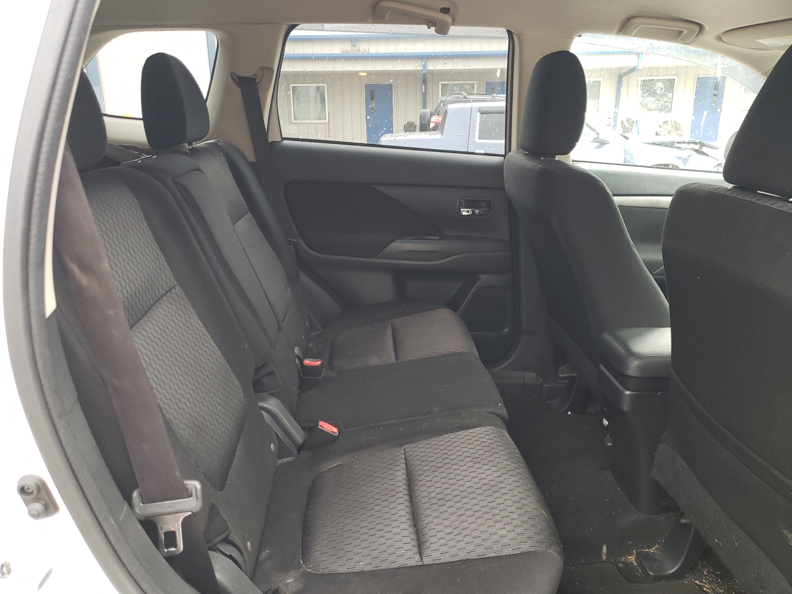 صورة رقم 6 من المزاد - 2014 MITSUBISHI OUTLANDER مع VIN JA4AD2A34EZ000710