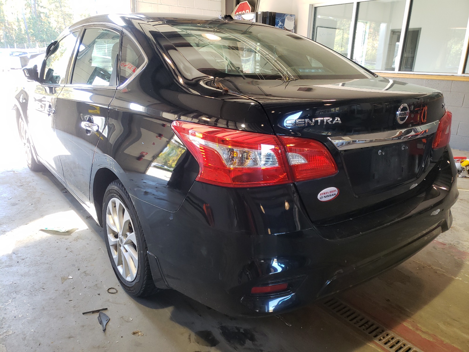Photo 3 from auction – 2017 NISSAN SENTRA S with VIN 3N1AB7AP6HY399830