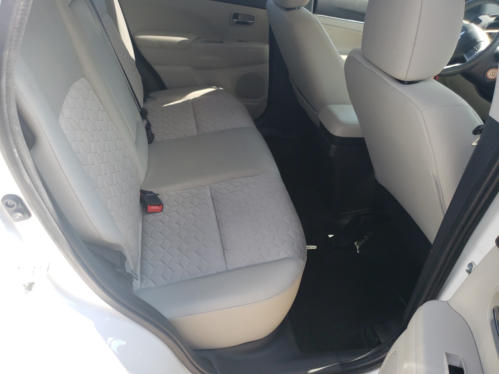 Photo 6 from auction – 2021 MITSUBISHI OUTLANDER with VIN JA4APUAU5MU021055