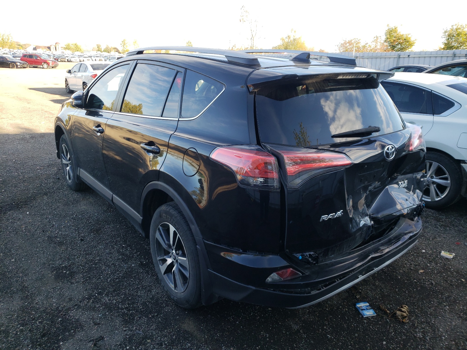 Photo 3 from auction – 2018 TOYOTA RAV4 ADVEN with VIN 2T3RFREV9JW762061
