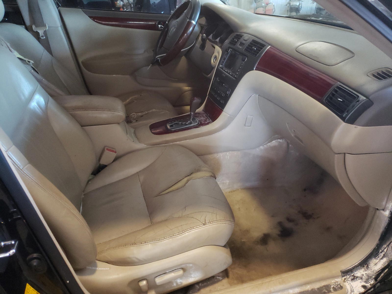 Photo 5 from auction – 2002 LEXUS ES with VIN JTHBF30G420025443