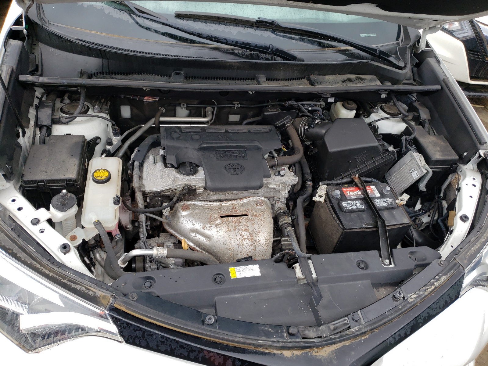 Photo 7 from auction – 2016 TOYOTA RAV4 SE with VIN 2T3JFREV5GW458327