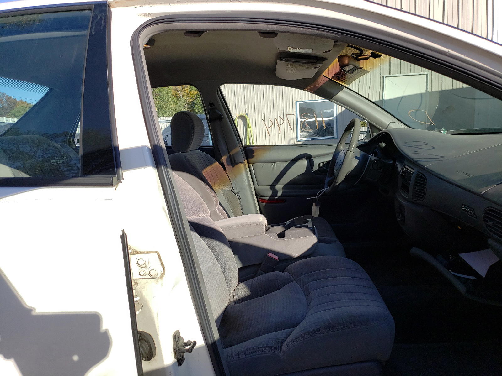 Photo 5 from auction – 2002 BUICK CENTURY CU with VIN 2G4WS52J921102780