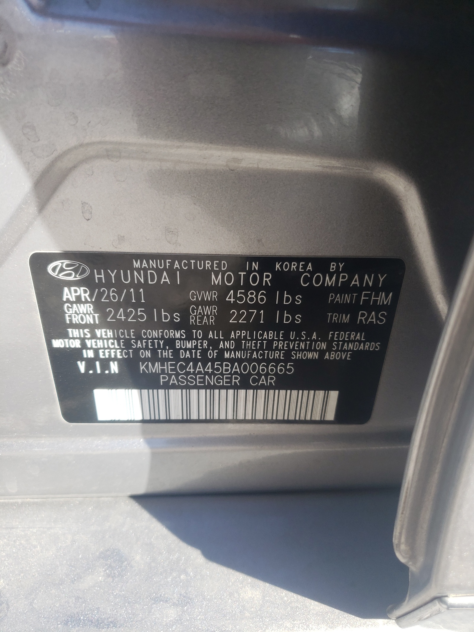 Photo 10 from auction – 2011 HYUNDAI SONATA HYB with VIN KMHEC4A45BA006665