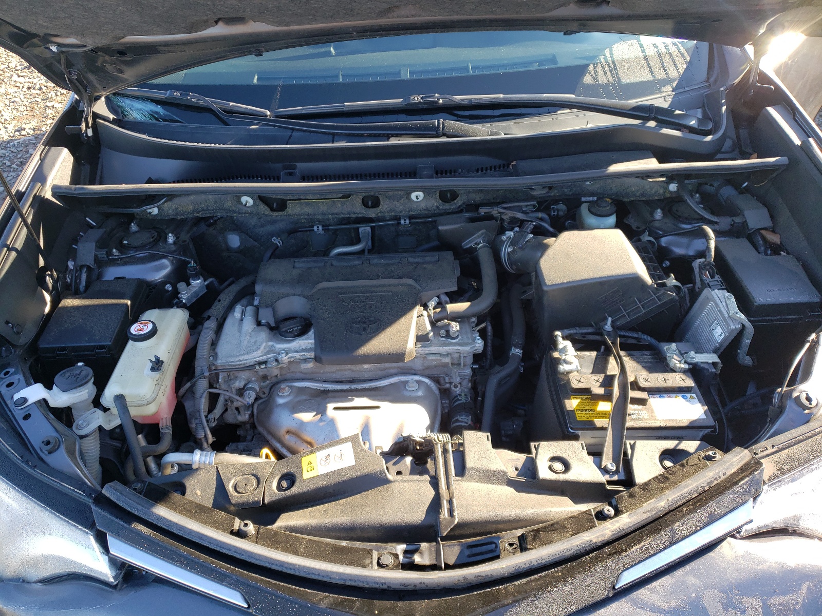 Photo 7 from auction – 2016 TOYOTA RAV4 LE with VIN JTMZFREV9GJ099856