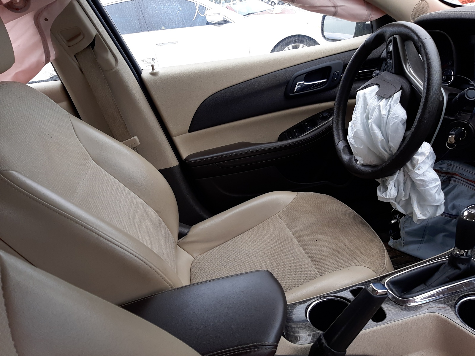 Photo 5 from auction – 2016 CHEVROLET MALIBU LIM with VIN 1G11C5SA0GF137129