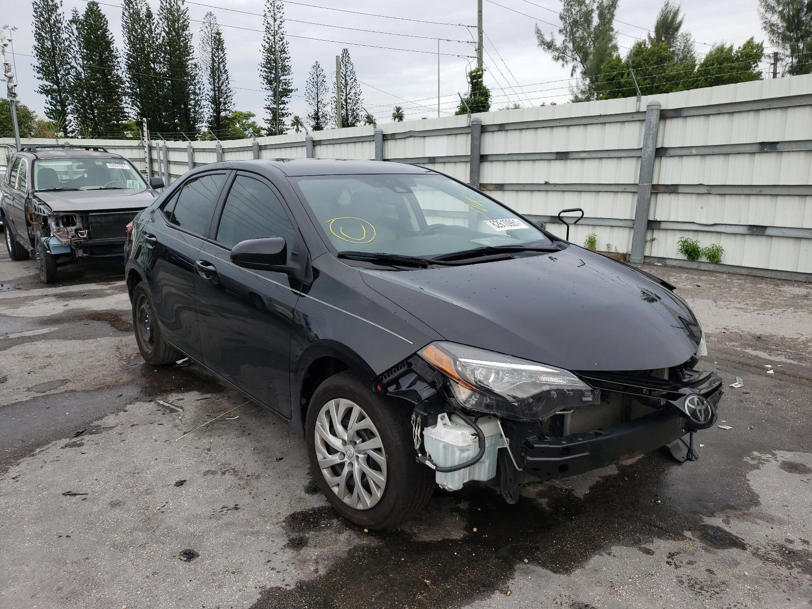 TOYOTA COROLLA L 2018 with VIN 2T1BURHEXJC065012 - Photo from auction