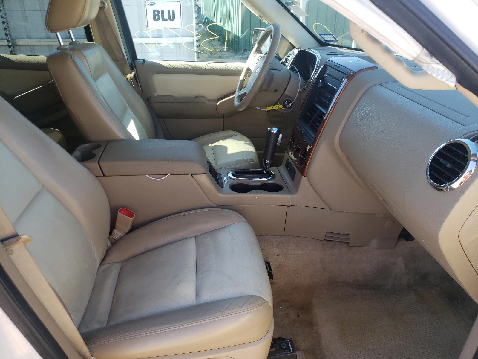 Photo 5 from auction – 2010 FORD EXPLORER E with VIN 1FMEU6EE0AUA19011