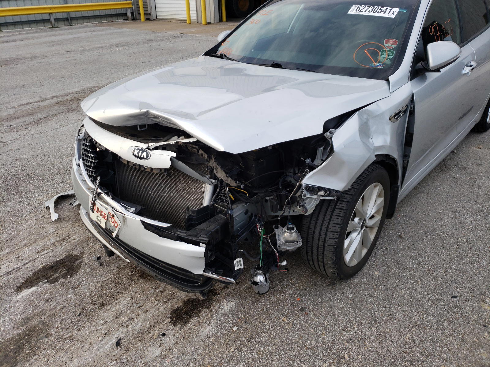 Photo 9 from auction – 2016 KIA OPTIMA EX with VIN 5XXGU4L30GG117862