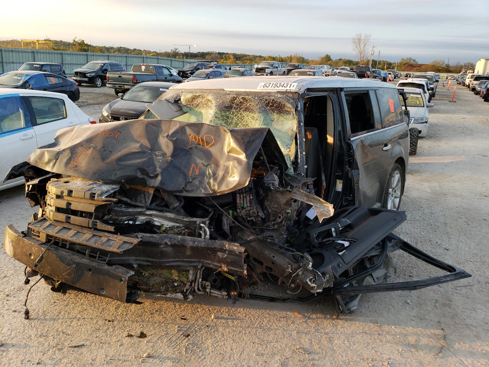 Photo 2 from auction – 2011 FORD FLEX LIMIT with VIN 2FMHK6DT0BBD16709