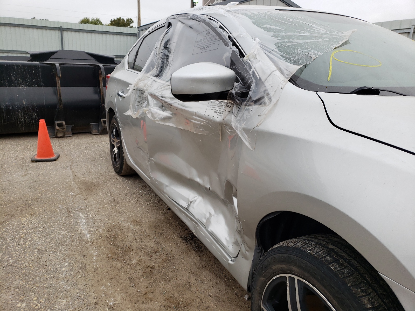 Photo 9 from auction – 2014 NISSAN SENTRA S with VIN 3N1AB7AP7EY285590