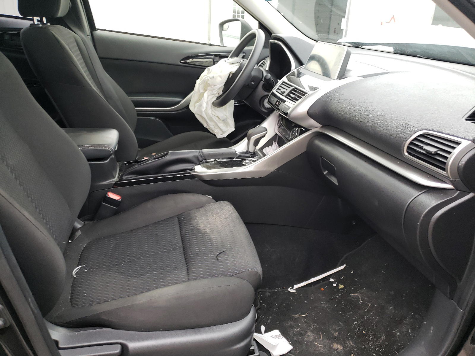 Photo 5 from auction – 2020 MITSUBISHI ECLIPSE CR with VIN JA4AT4AA9LZ006917
