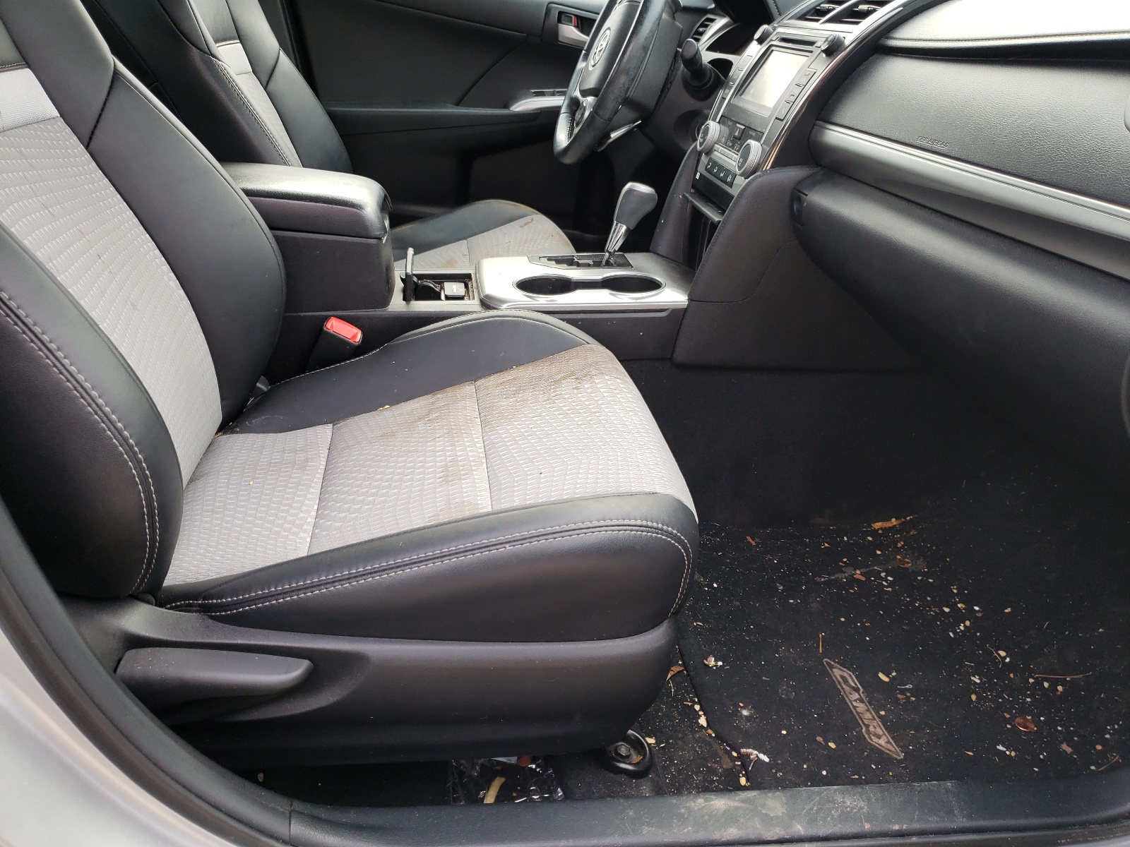 Photo 5 from auction – 2014 TOYOTA CAMRY L with VIN 4T1BF1FK2EU811705
