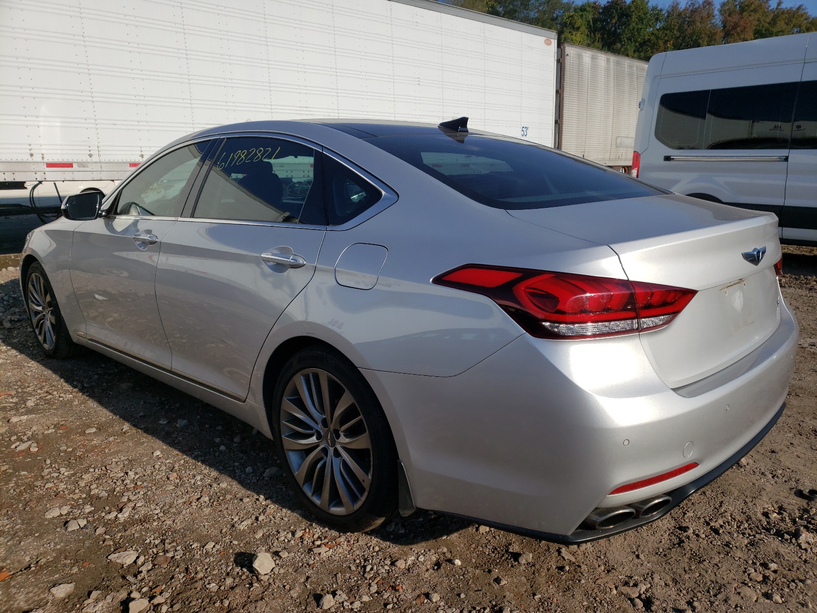 Photo 3 from auction – 2015 HYUNDAI GENESIS 5. with VIN KMHGN4JF5FU022342