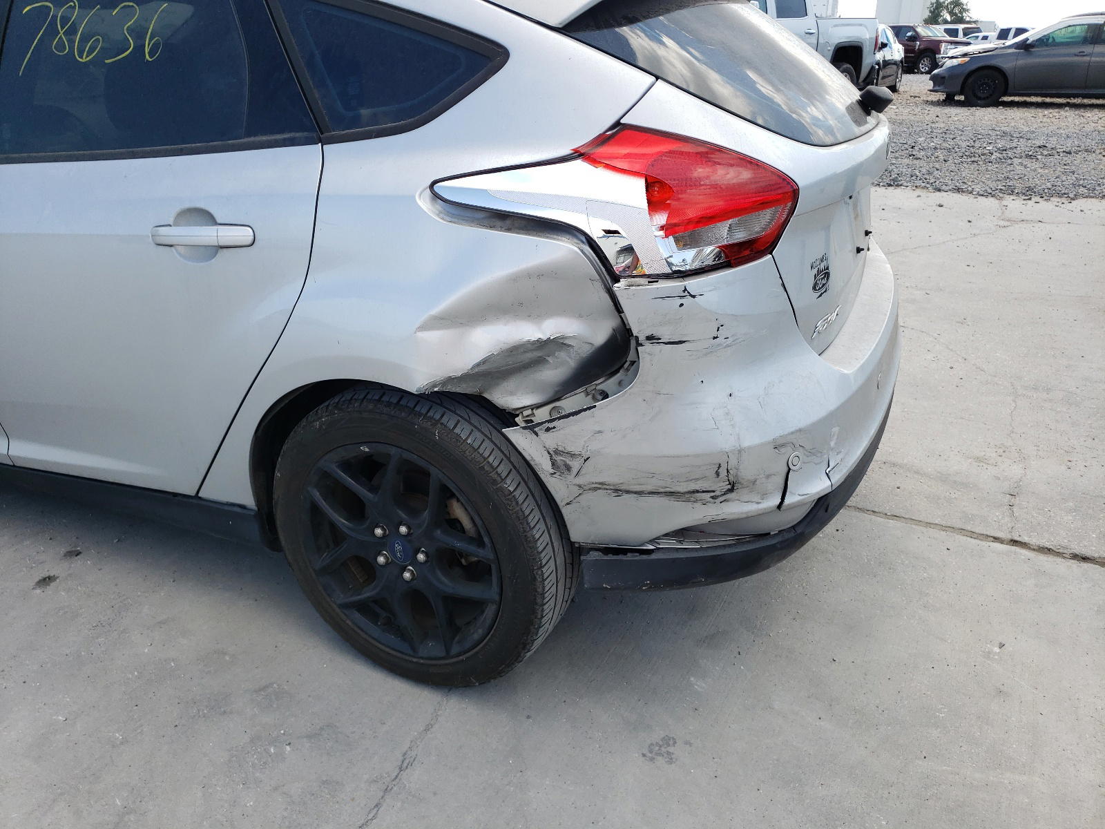 Photo 9 from auction – 2016 FORD FOCUS SE with VIN 1FADP3K29GL239350