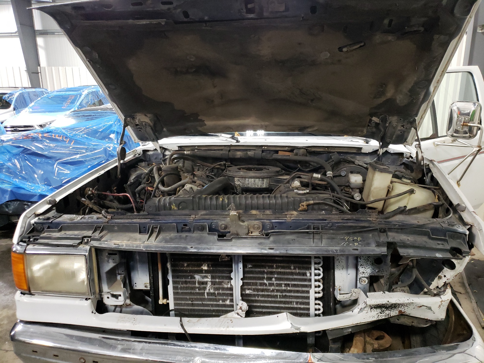 Photo 7 from auction – 1989 FORD F250 XLT with VIN 1FTHF26M2KPB02496