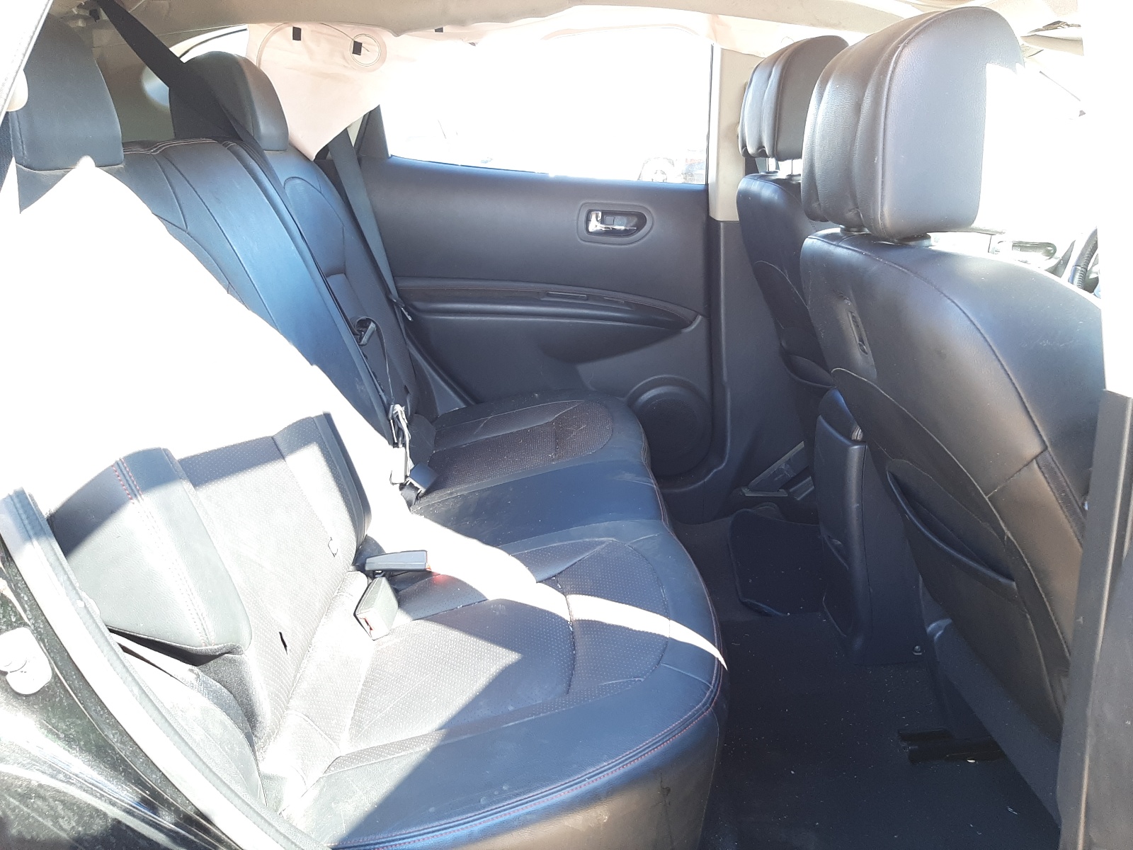 Photo 6 from auction – 2011 NISSAN ROGUE S with VIN JN8AS5MT8BW565228