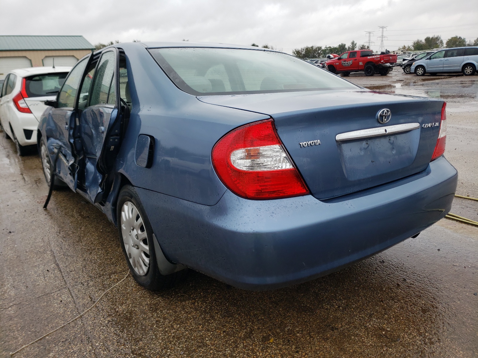 Photo 3 from auction – 2002 TOYOTA CAMRY LE with VIN 4T1BE32K12U616646