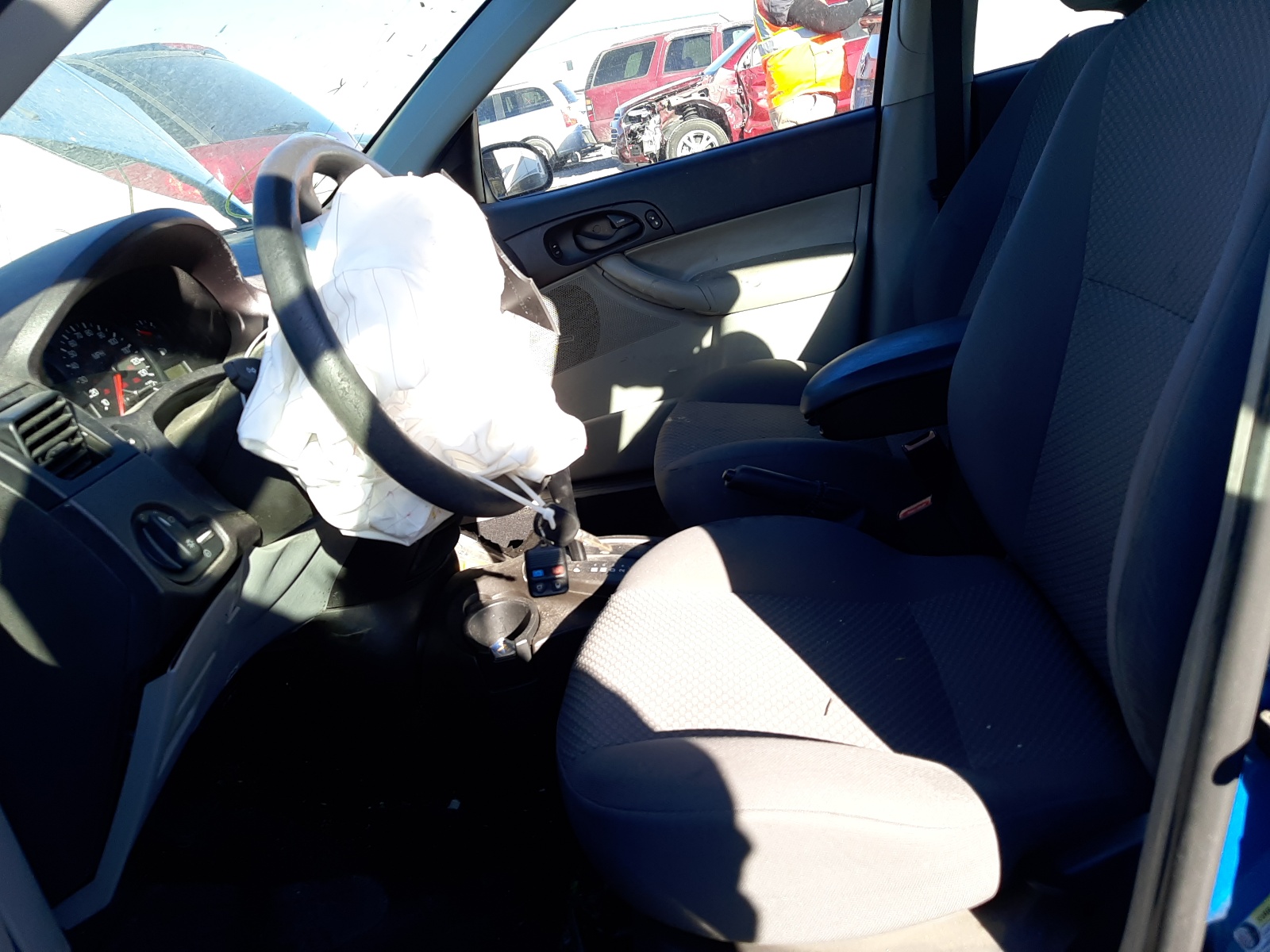 Photo 5 from auction – 2007 FORD FOCUS ZX5 with VIN 1FAHP37N77W314355