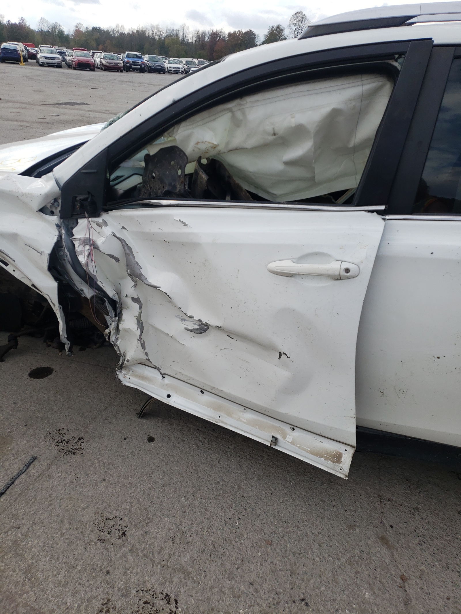 Zdjęcie 10 z aukcji – 2015 TOYOTA RAV4 XLE z VIN JTMRFREVXFD097983