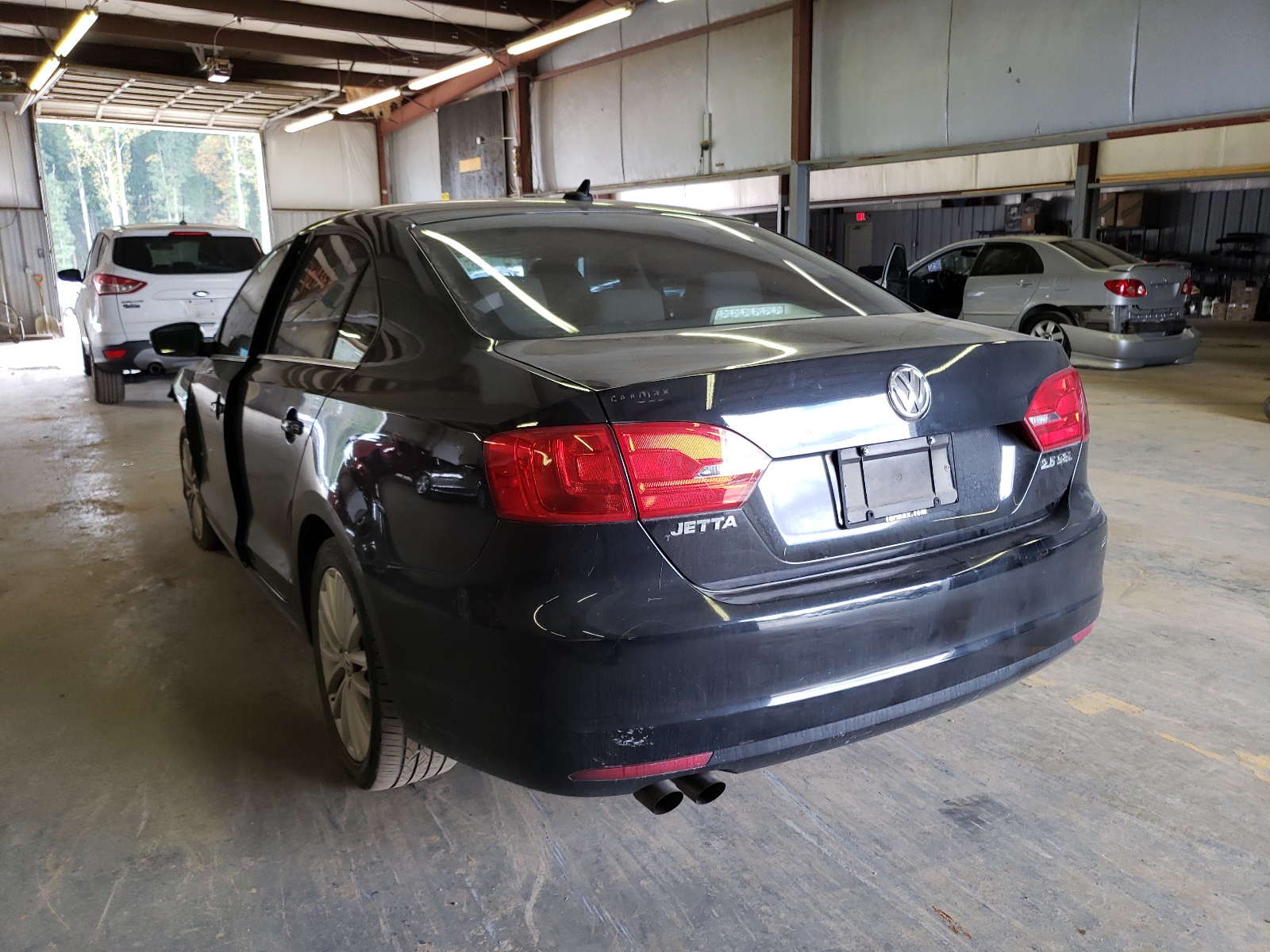 Photo 3 from auction – 2011 VOLKSWAGEN JETTA SEL with VIN 3VWLX7AJ3BM093764