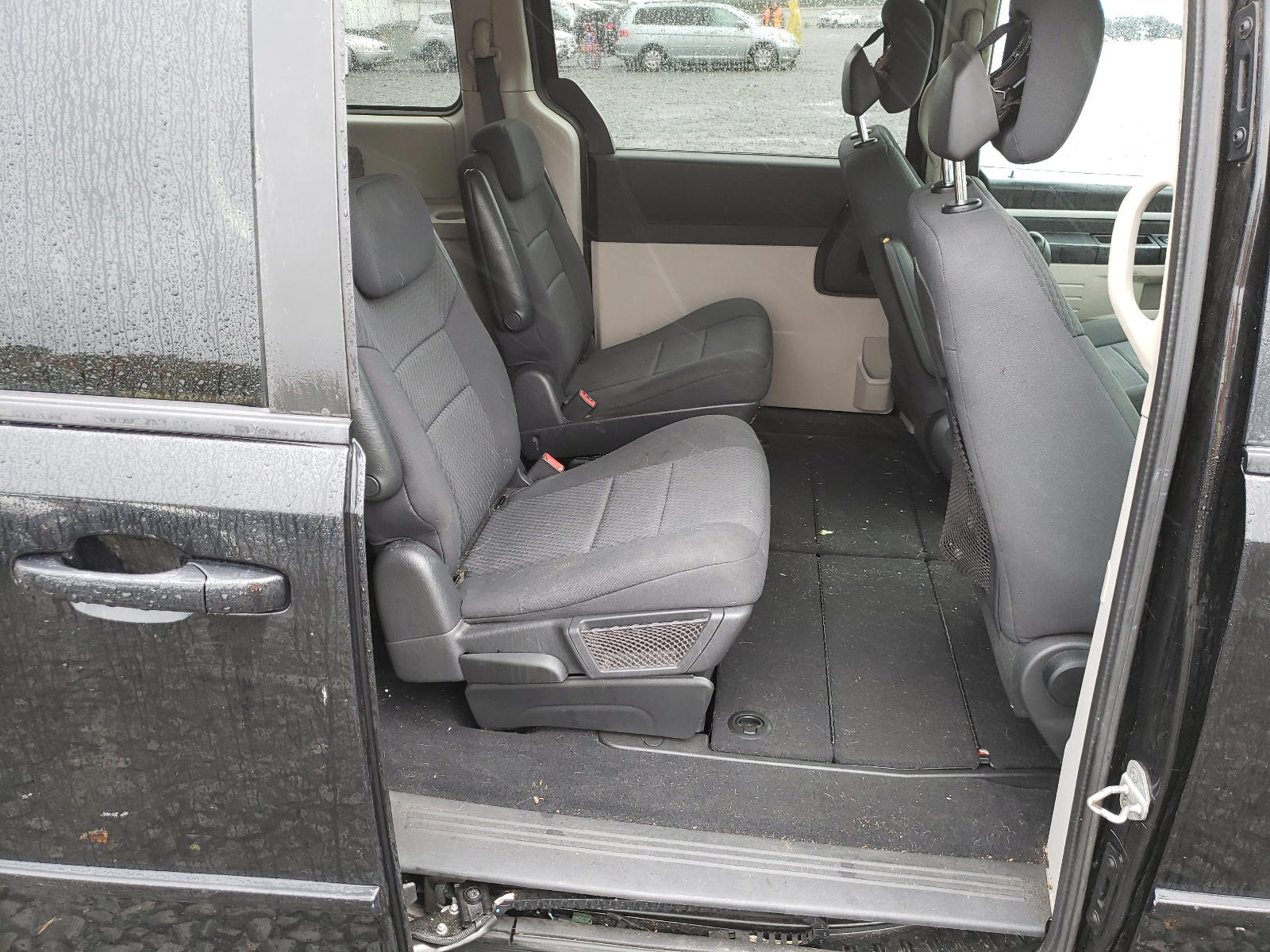 Photo 6 from auction – 2010 DODGE GRAND CARA with VIN 2D4RN3D11AR335730