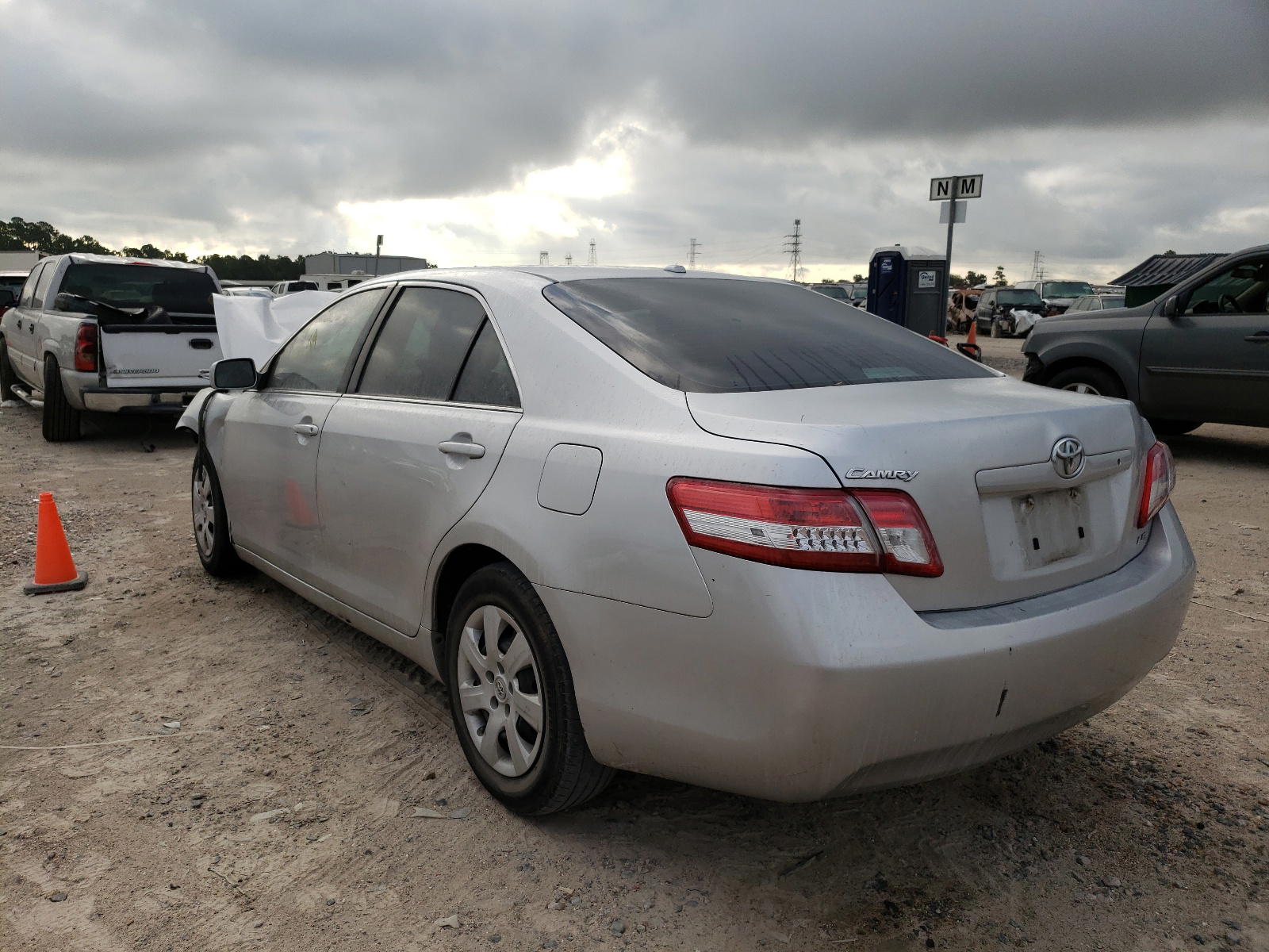 Photo 3 from auction – 2011 TOYOTA CAMRY BASE with VIN 4T1BF3EK1BU676807