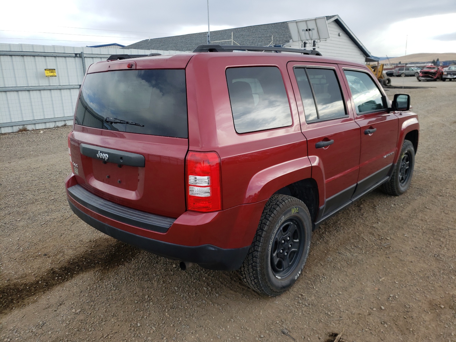 Photo 4 from auction – 2017 JEEP PATRIOT SP with VIN 1C4NJRBBXHD208543