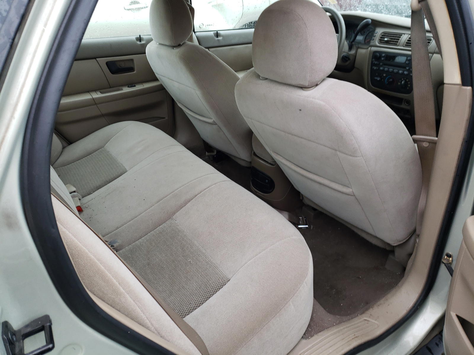 Photo 6 from auction – 2004 FORD TAURUS with VIN 1FAFP55U04A183369