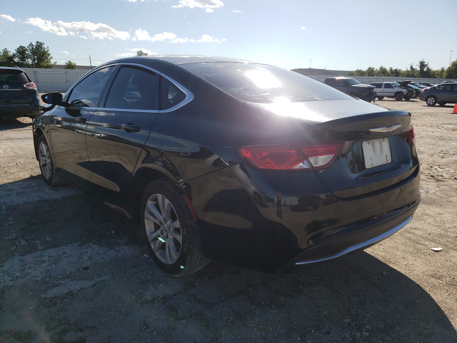 Фото 3 с аукциона – 2015 CHRYSLER 200 LIMITE с VIN 1C3CCCABXFN652338