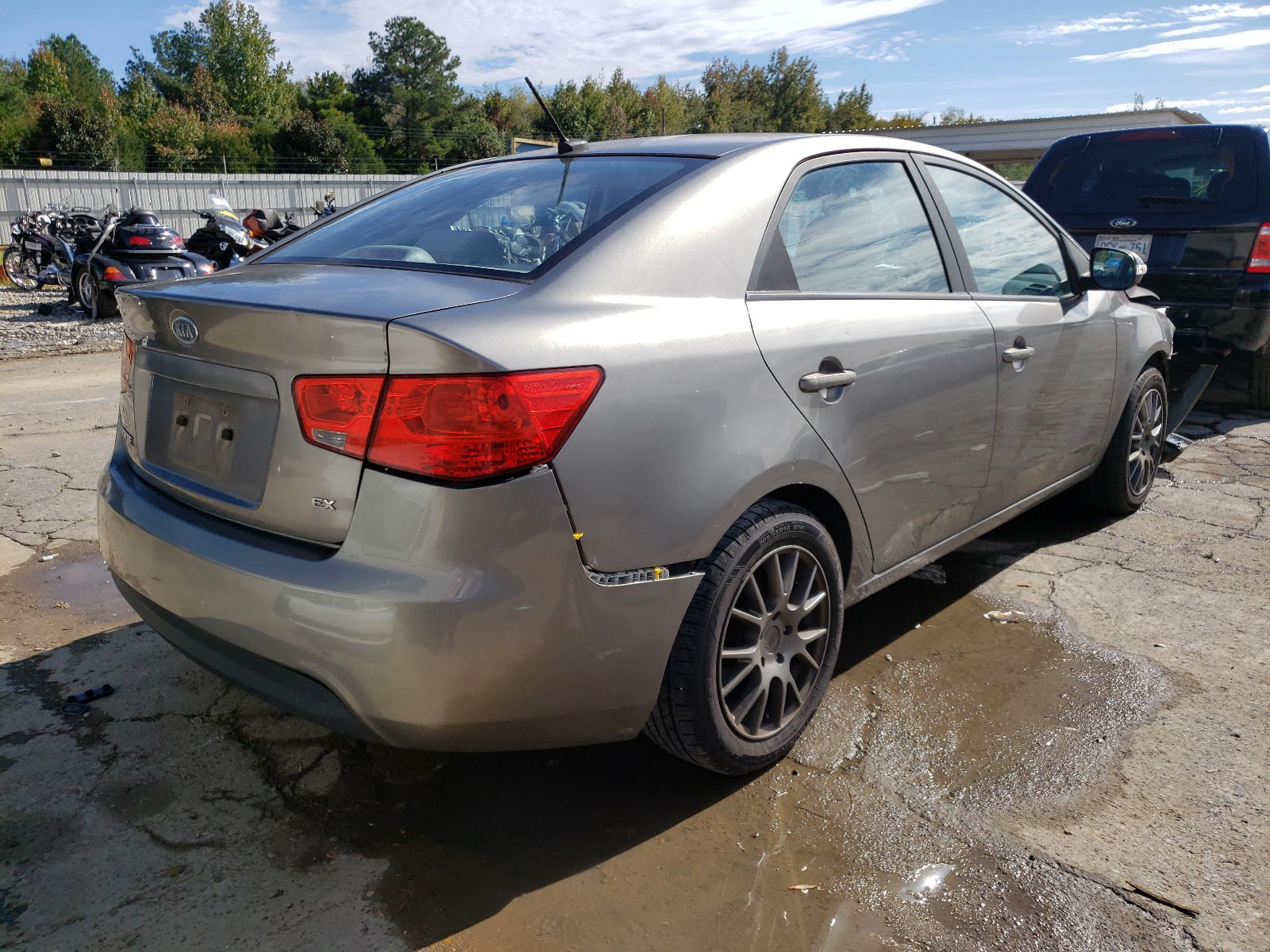 Photo 4 from auction – 2010 KIA FORTE EX with VIN KNAFU4A2XA5059807