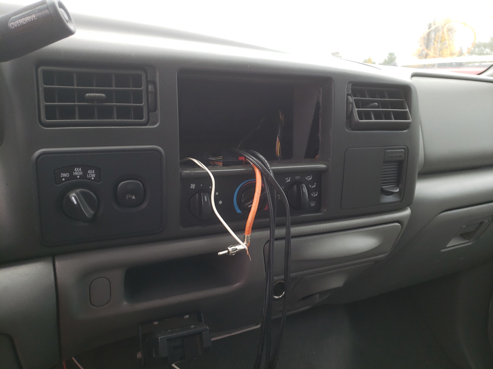 Photo 9 from auction – 2004 FORD F250 SUPER with VIN 1FTNW21L44EA87158
