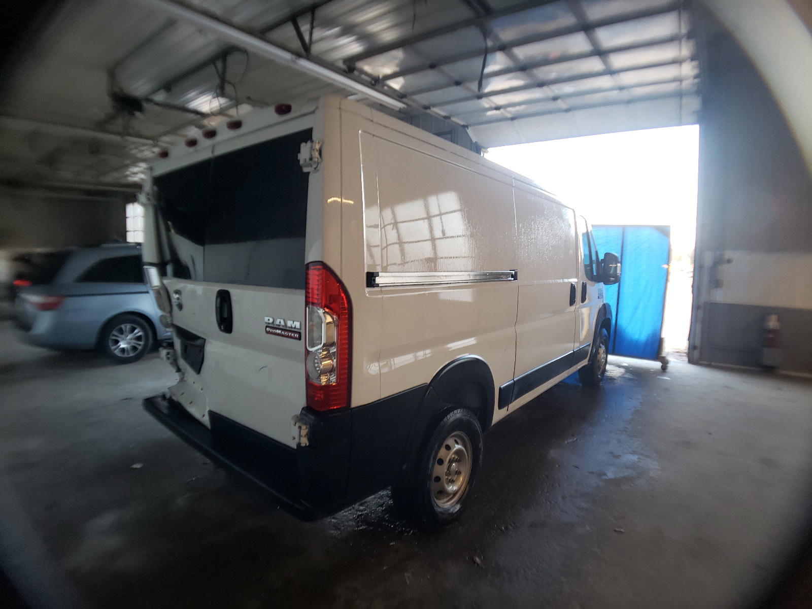 Photo 4 from auction – 2017 RAM PROMASTER with VIN 3C6TRVAG3HE532171