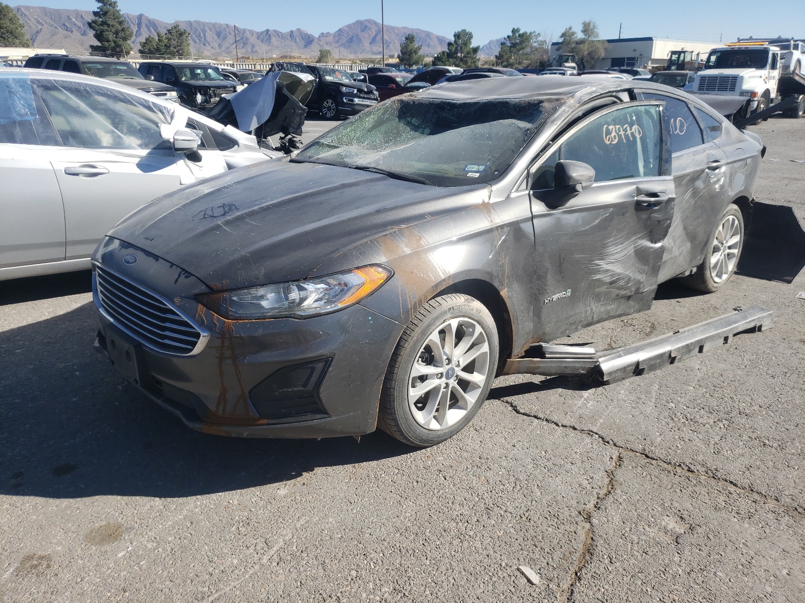 Photo 2 from auction – 2019 FORD FUSION SE with VIN 3FA6P0LU0KR257740