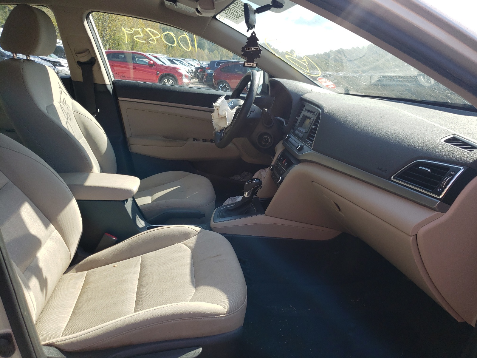 Photo 5 from auction – 2017 HYUNDAI ELANTRA SE with VIN 5NPD74LF7HH069786
