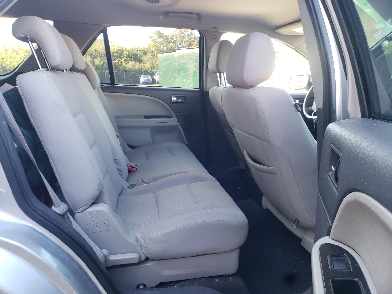Photo 6 from auction – 2008 FORD TAURUS X S with VIN 1FMDK02W68GA13282