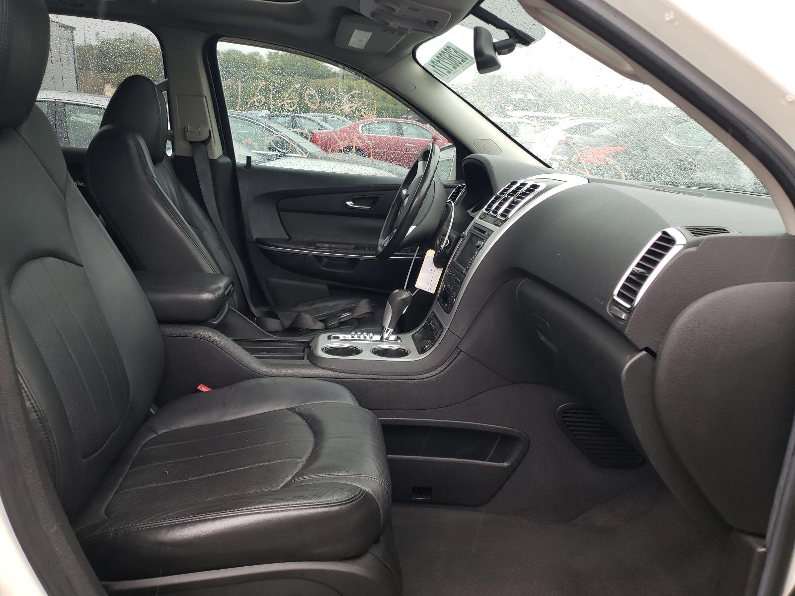 Photo 5 from auction – 2011 GMC ACADIA SLT with VIN 1GKKRSED0BJ125670