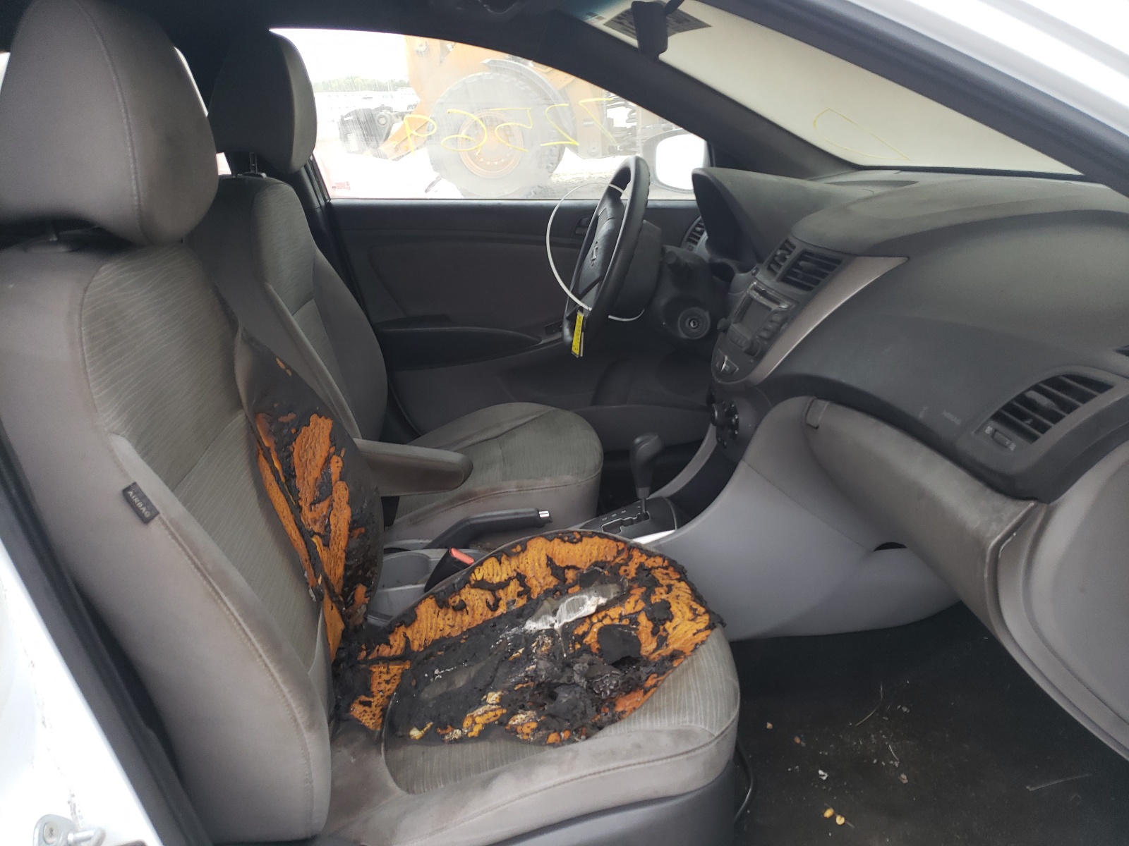 Photo 5 from auction – 2017 HYUNDAI ACCENT SE with VIN KMHCT4AE7HU219429