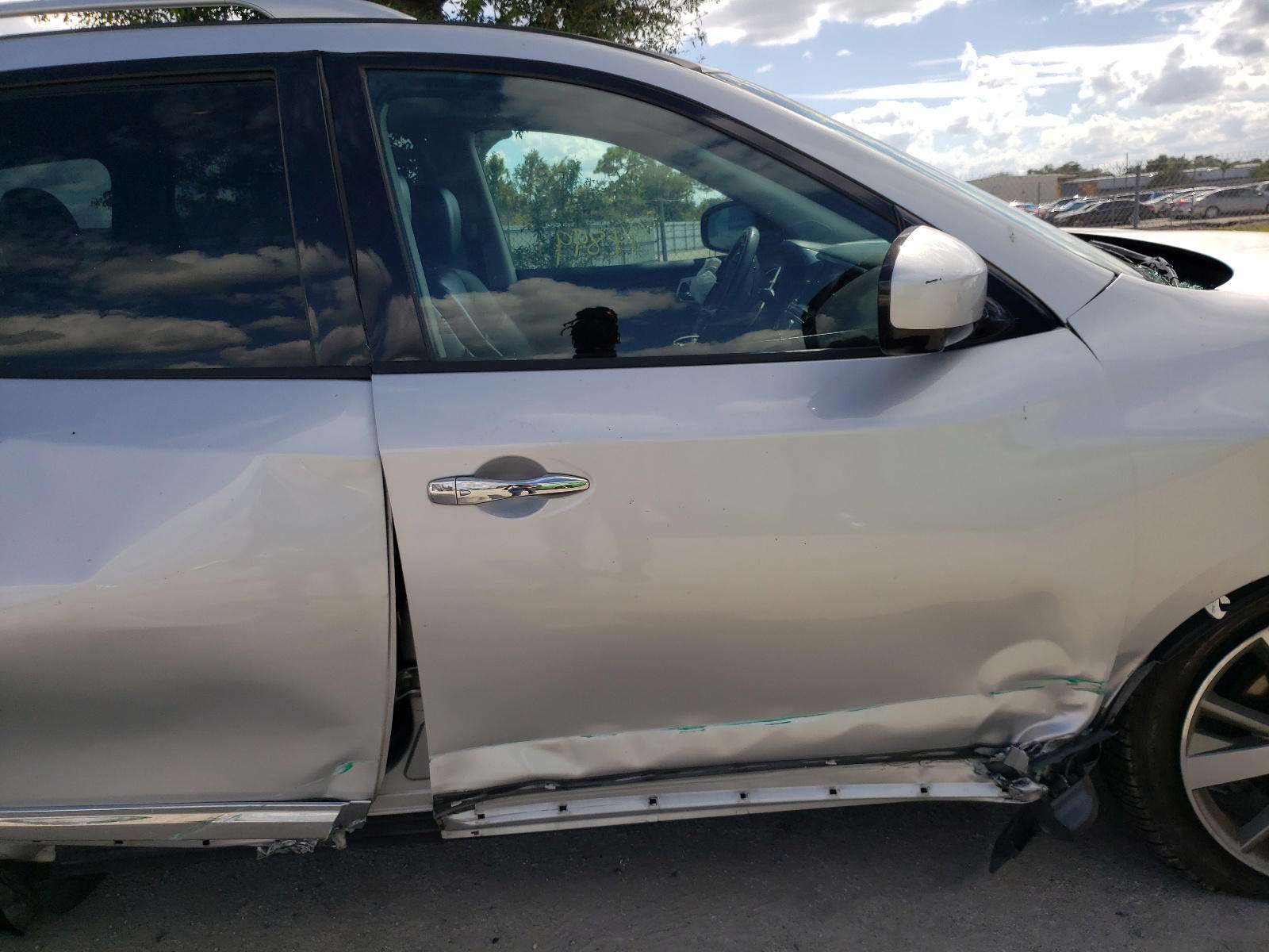 Photo 5 from auction – 2015 NISSAN PATHFINDER with VIN 5N1AR2MN9FC701117