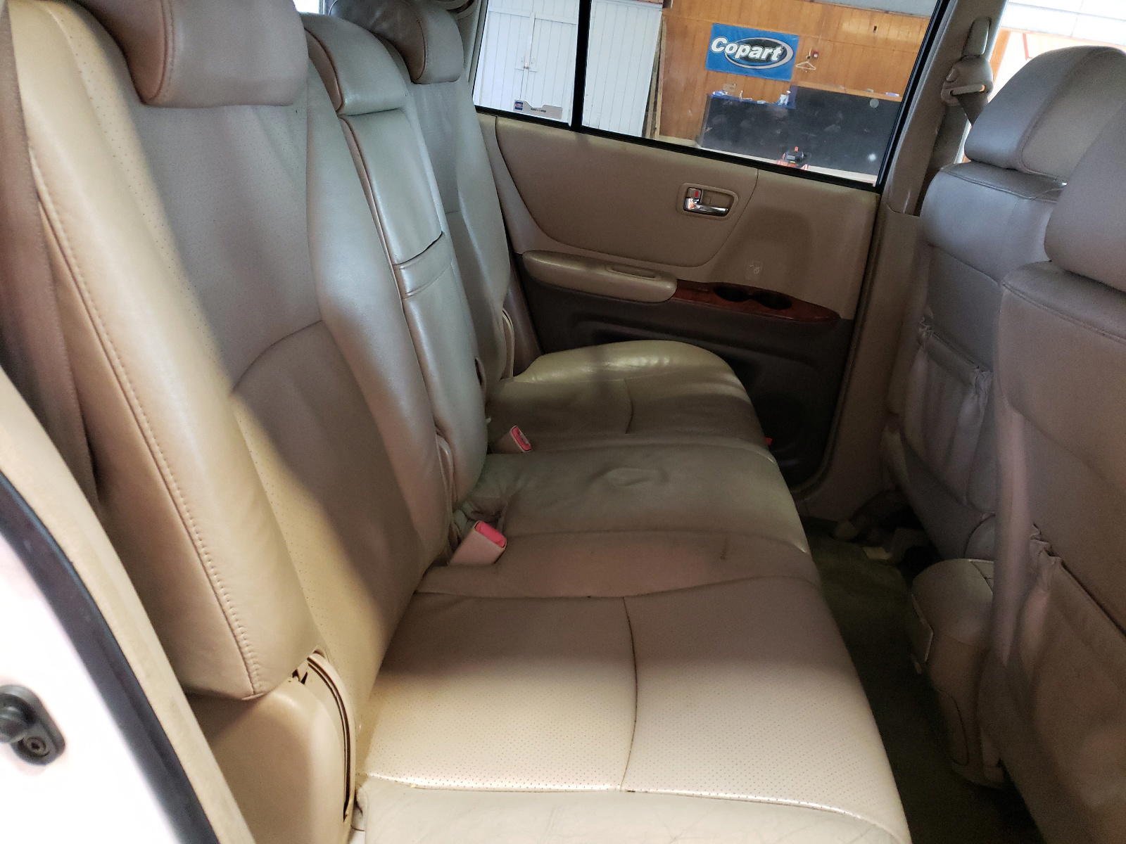 Photo 6 from auction – 2006 TOYOTA HIGHLANDER with VIN JTEEW21A060021863