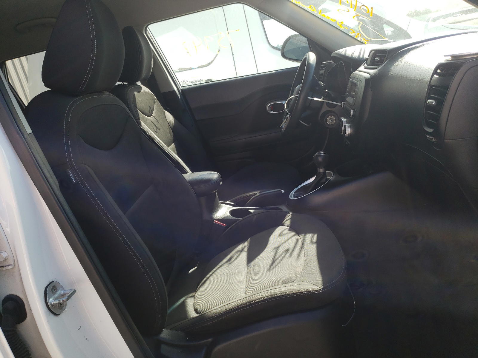 Photo 6 from auction – 2015 KIA SOUL with VIN KNDJN2A26F7775145