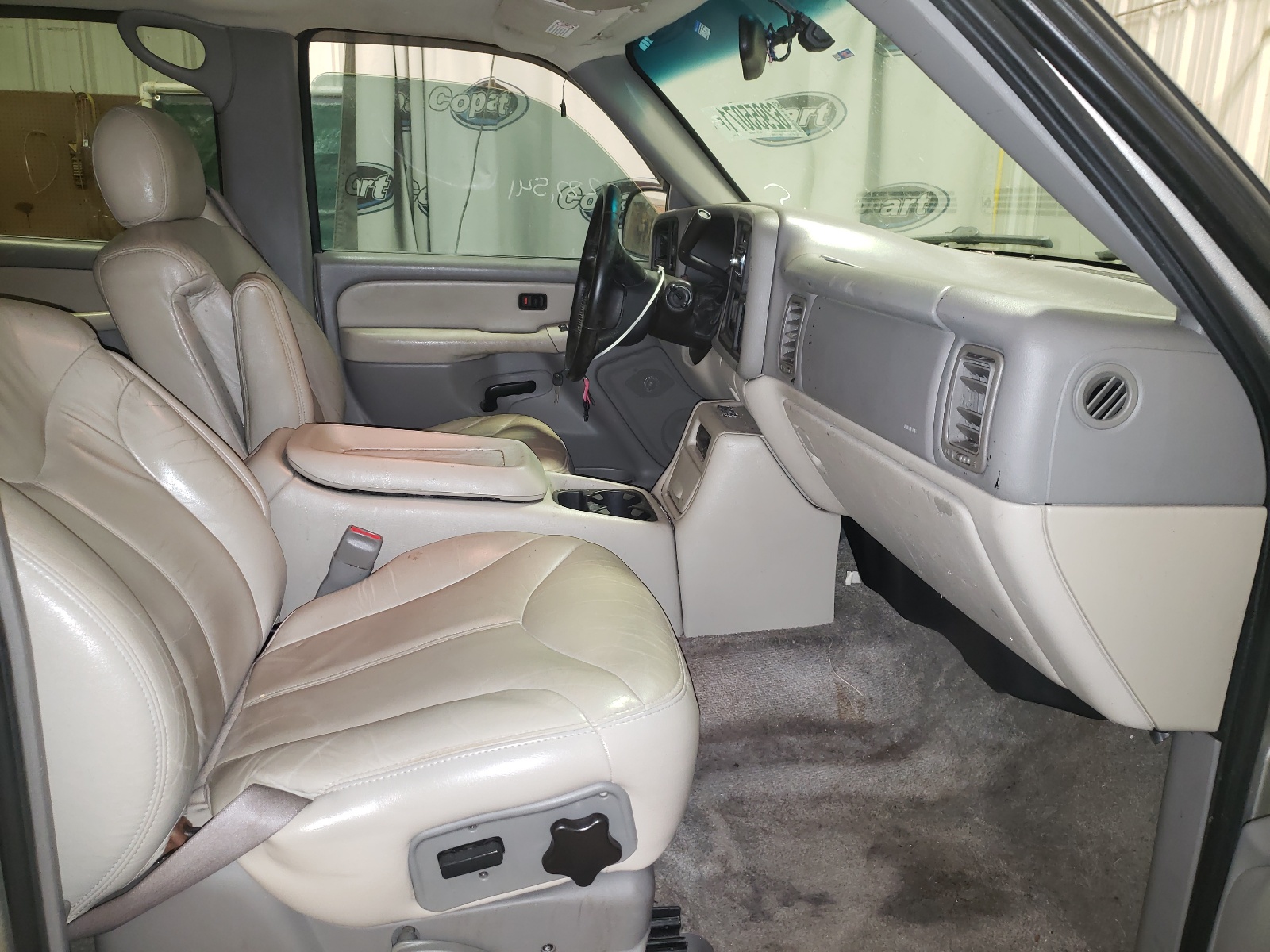 Photo 5 from auction – 2000 GMC YUKON with VIN 1GKEC13T9YJ134136