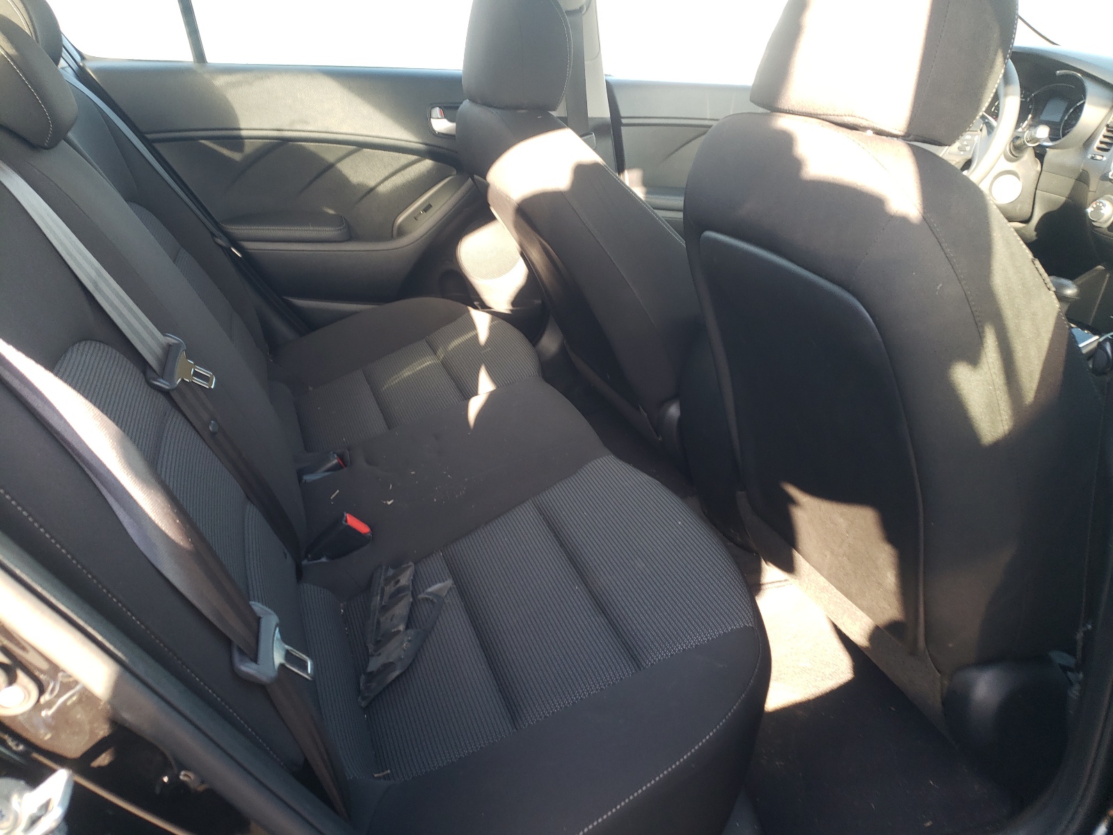 Zdjęcie 6 z aukcji – 2017 KIA FORTE LX z VIN 3KPFK4A75HE074413