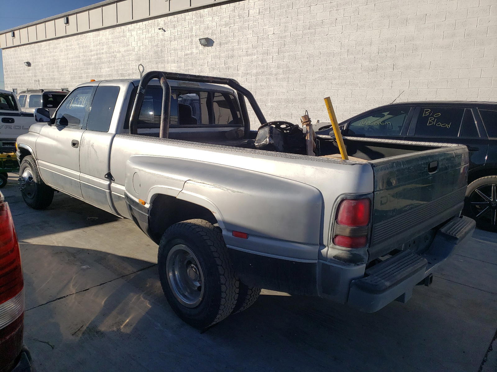 Photo 3 from auction – 1997 DODGE RAM 3500 with VIN 3B7MC33D3VM584990