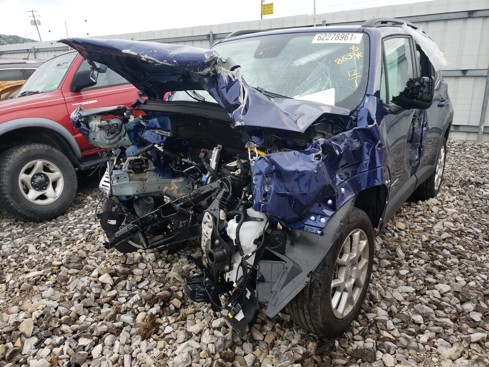 Photo 2 from auction – 2021 JEEP RENEGADE L with VIN ZACNJCBB3MPM78638