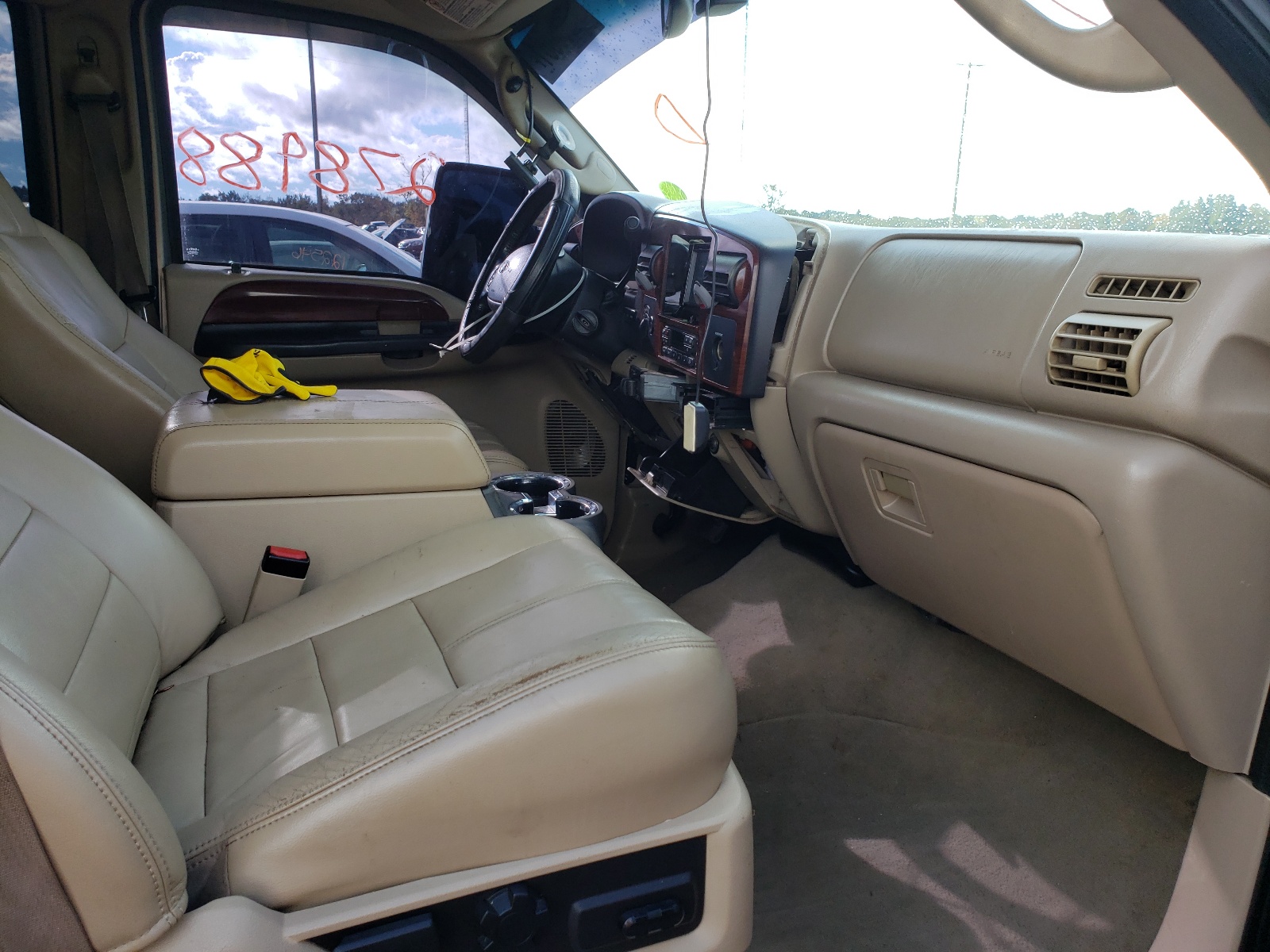 Photo 5 from auction – 2005 FORD F250 SUPER with VIN 1FTSW21P05EB69265