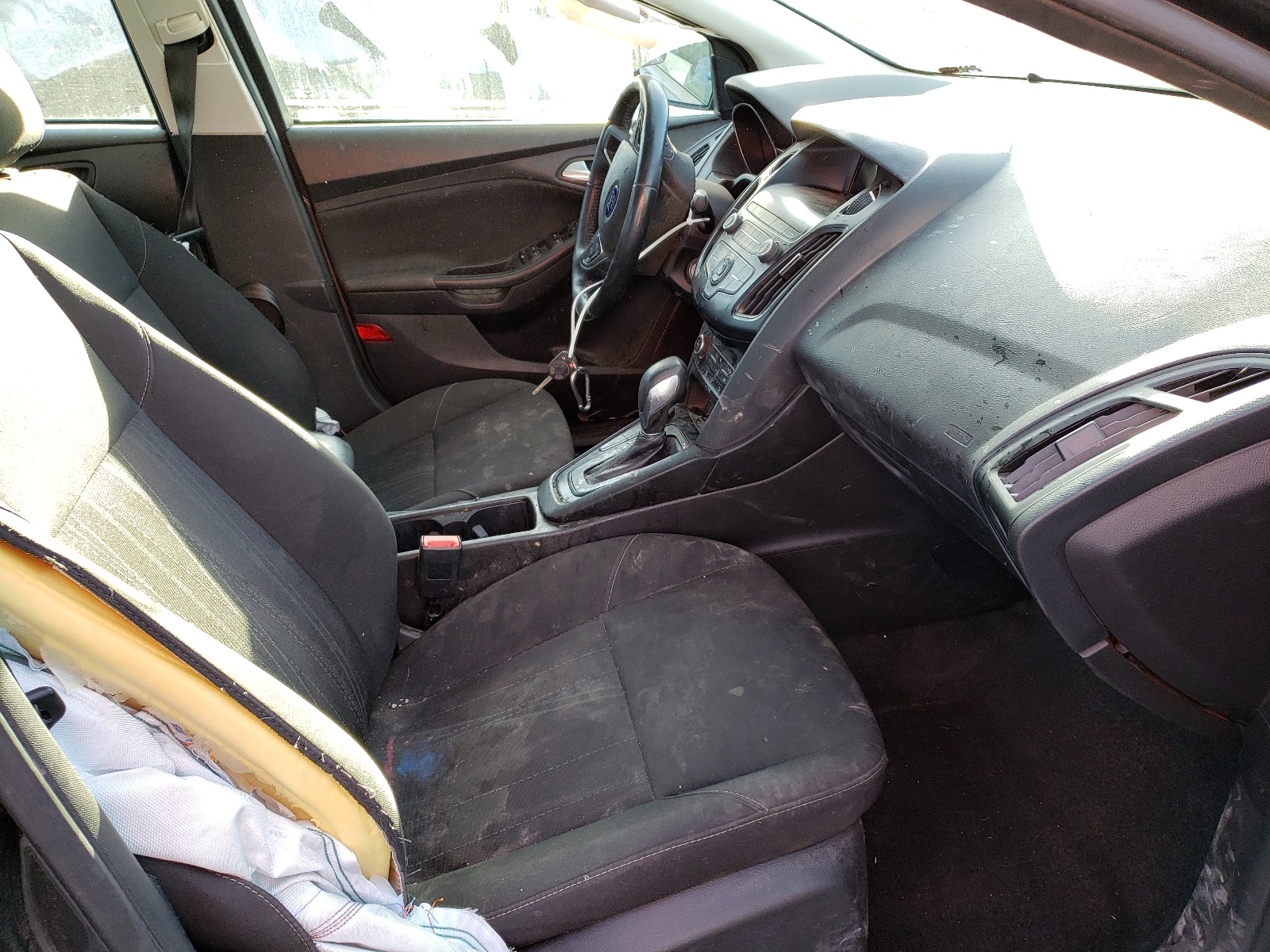 Фото 5 с аукциона – 2018 FORD FOCUS SE с VIN 1FADP3FE6JL322200
