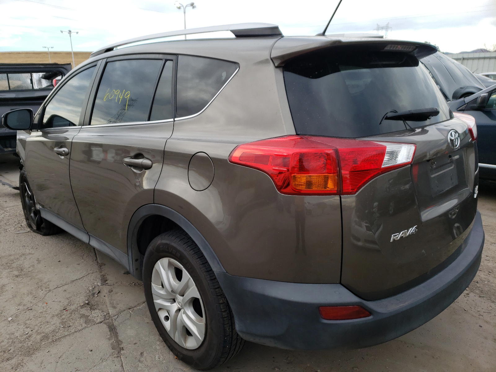 Photo 3 from auction – 2015 TOYOTA RAV4 LE with VIN 2T3BFREV5FW256445