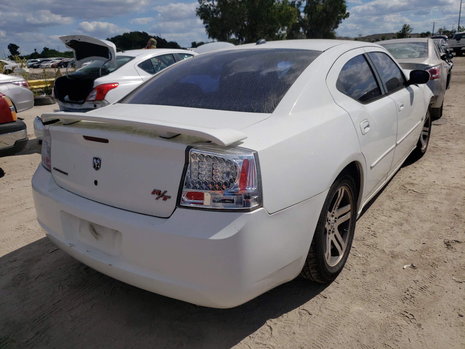Photo 4 from auction – 2006 DODGE CHARGER R/ with VIN 2B3KA53HX6H235435